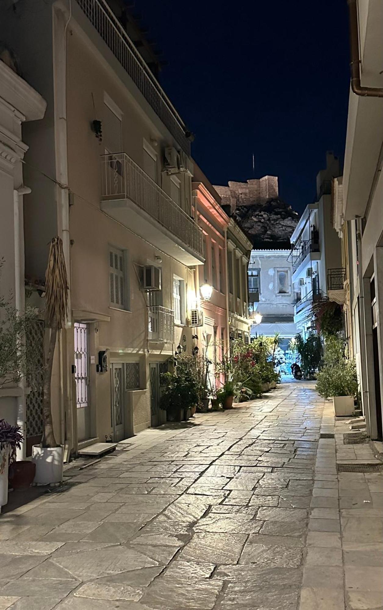 Central House In Plaka Athen Exterior foto